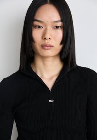 Tommy Jeans Striktrøje - black