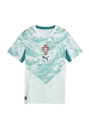 Maillot de football blanc et vert menthe avec motif ondulé, écusson de l'équipe nationale du Portugal et logo Puma centrés sur la poitrine.