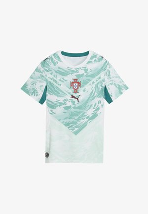 Hvid og mintgrøn fodboldtrøje med bølgemønster, Portugals landsholdsklanmærke og Puma-logo placeret midt på brystet.