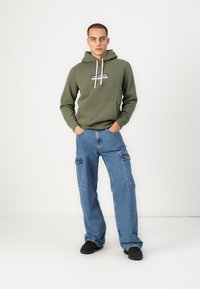 Tommy Hilfiger BOX HOODY - Sudadera - battle green