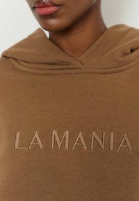 LA MANIA BROOK - Mikina s kapucí - bronze