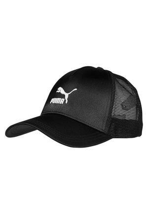 Casquette de baseball noire Puma avec visière courbée, panneaux avant unis et dos en mesh pour la ventilation, avec le logo Puma blanc sur le devant.
