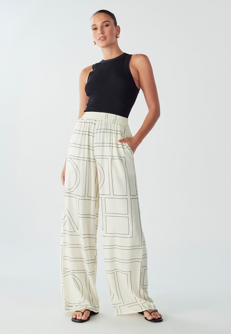 WILLA SKY - Nohavice - off white geo