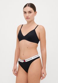 Tommy Hilfiger HERITAGE CLASSIC THONG - Thong - black