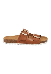 Infradito in pelle marrone con due fibbie regolabili, suola intermedia in sughero e suola esterna in gomma bianca testurizzata. Nome del marchio impresso sul lato.