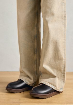 TASMAN REGEN - Clogs - ironwood