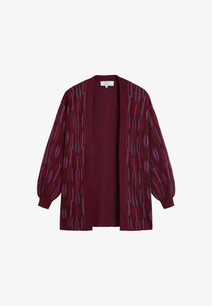 Largo cárdigan burdeos con mangas abullonadas, que presenta un diseño estampado en tonos rojos y púrpuras. Fabricado en un suave material de punto texturizado.
