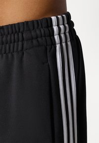 adidas Performance LIVERPOOL FC DNA PANT - Club wear - black