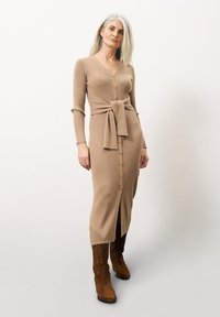 FRNCH MARGAUX - Robe pull - camel