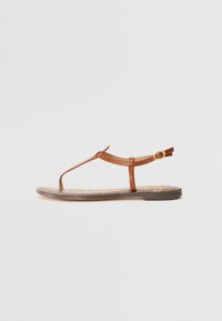 Unselected, kona brown