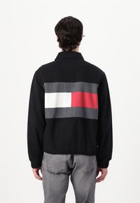 Tommy Jeans ESSENTIAL FLAG JACKET - Bombejakke - black
