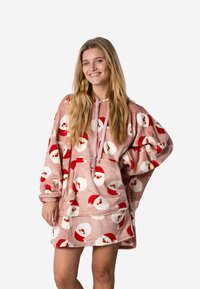 Fleece hoodie jurk in roze met een patroon van een witte en rode kerstman gezichten. Voorzien van een voorzak, oversized mouwen en een trekkoordcapuchon.