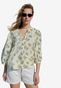 Unselected, yellow white check floral print