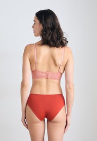 Thumbnail Image 3