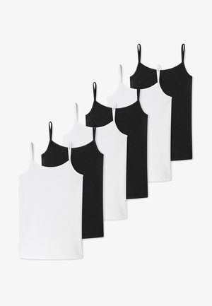 Set di sei canotte in bianco e nero. Ciascuna ha spalline sottili, un design aderente e una texture di cotone liscia.