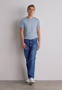 GANT SLIM SHIELD V NECK - Camiseta básica - hellblau