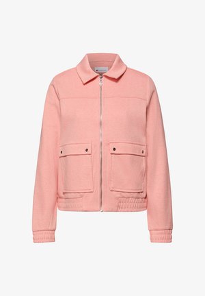 Veste courte rose avec fermeture éclair, col, deux poches à rabat à boutons à l'avant, poignets et ceinture côtelés.