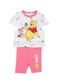 Ensemble pour enfants en coton comprenant un T-shirt blanc orné de Winnie l'Ourson et Porcinet, agrémenté de cœurs roses ; associé à un short rose.
