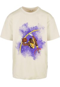 BASKETBALL CLOUDS 2.0 OVERSIZE - Marškinėliai su spaudiniu - sand