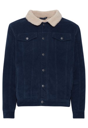 Dunkelblaue Cordjacke mit einem hellen Lammfellkragen, Druckknöpfen, zwei Brusttaschen, gerippten Bündchen und einer strukturierten Oberfläche.