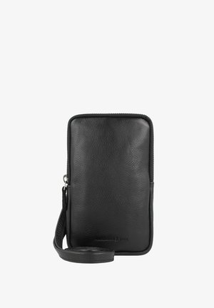 Pochette in pelle nera con superficie testurizzata, forma rettangolare, chiusura con zip e tracolla rimovibile. Presenta un marchio in rilievo sul davanti.