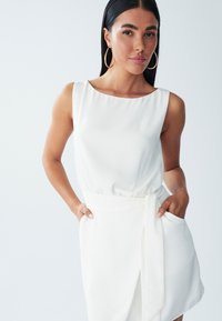 BWLDR TYLIE  - Vestido informal - off white