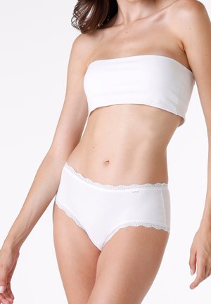 Top bandeau bianco e mutandine hipster bianche con bordo in pizzo. Tessuto morbido con una superficie liscia, progettato per il comfort e la semplicità.