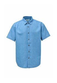 Camisa de denim de manga corta en azul claro, con cuello clásico, cierre de botones y un sutil detalle de logo en el pecho.