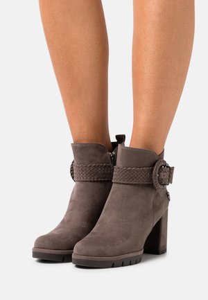 Marco Tozzi, Boots à talons - taupe