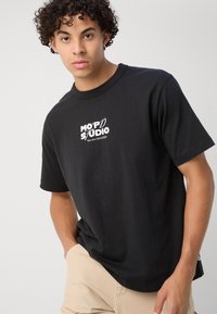 Marc O'Polo DENIM GRAPHIC OVERZIDED FIT - Marškinėliai su spaudiniu - black