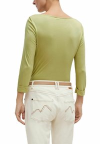 comma Langarmshirt - grün