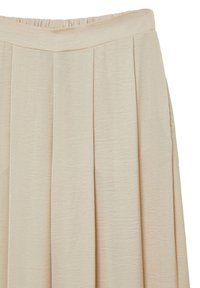 Beige plissierter Rock mit einem breiten, elastischen Bund; der Stoff hat eine strukturierte Oberfläche. Er zeichnet sich durch fließende, weiche Falten und ein einfaches Design aus.
