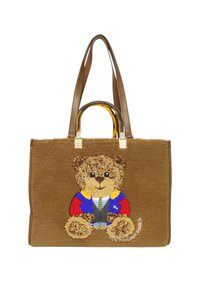 Borsa tote in shearling marrone con design di orsetto. Presenta manici trasparenti e accessori in oro. Gli accenti includono dettagli ricamati colorati.