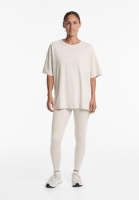 OYSHO SHORT SLEEVE - T-shirt basique - stone