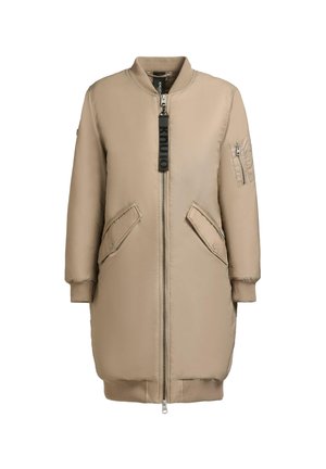 Beige bomberjack met een rits, twee grote voorsockets, geribbelde boorden en een patch pocket op de mouw. Gladde synthetische stof.