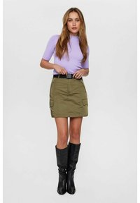 Nümph NUALLIE SKIRT - Minisukně - ivy green