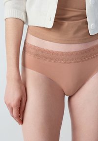 Etam INVISIBLE - Slip - sand