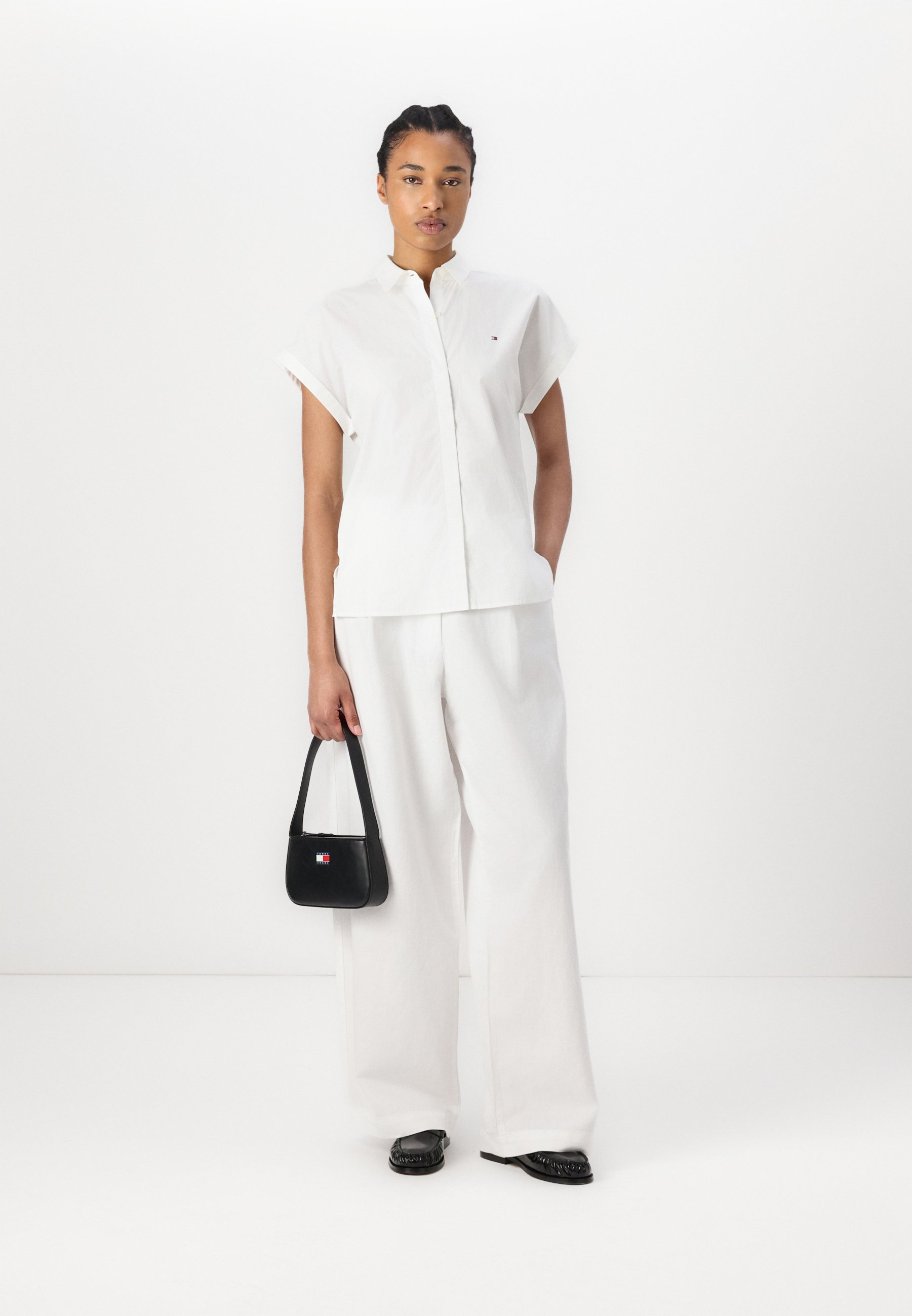 売れ筋商品|||トミー ヒルフィガー シャツ レディース トップス SLEEVELESS RELAXED SHIRT - Button-down blouse -  optic white Tommy Hilfiger SLEEVELESS RELAXED SHIRT - Button-down blouse