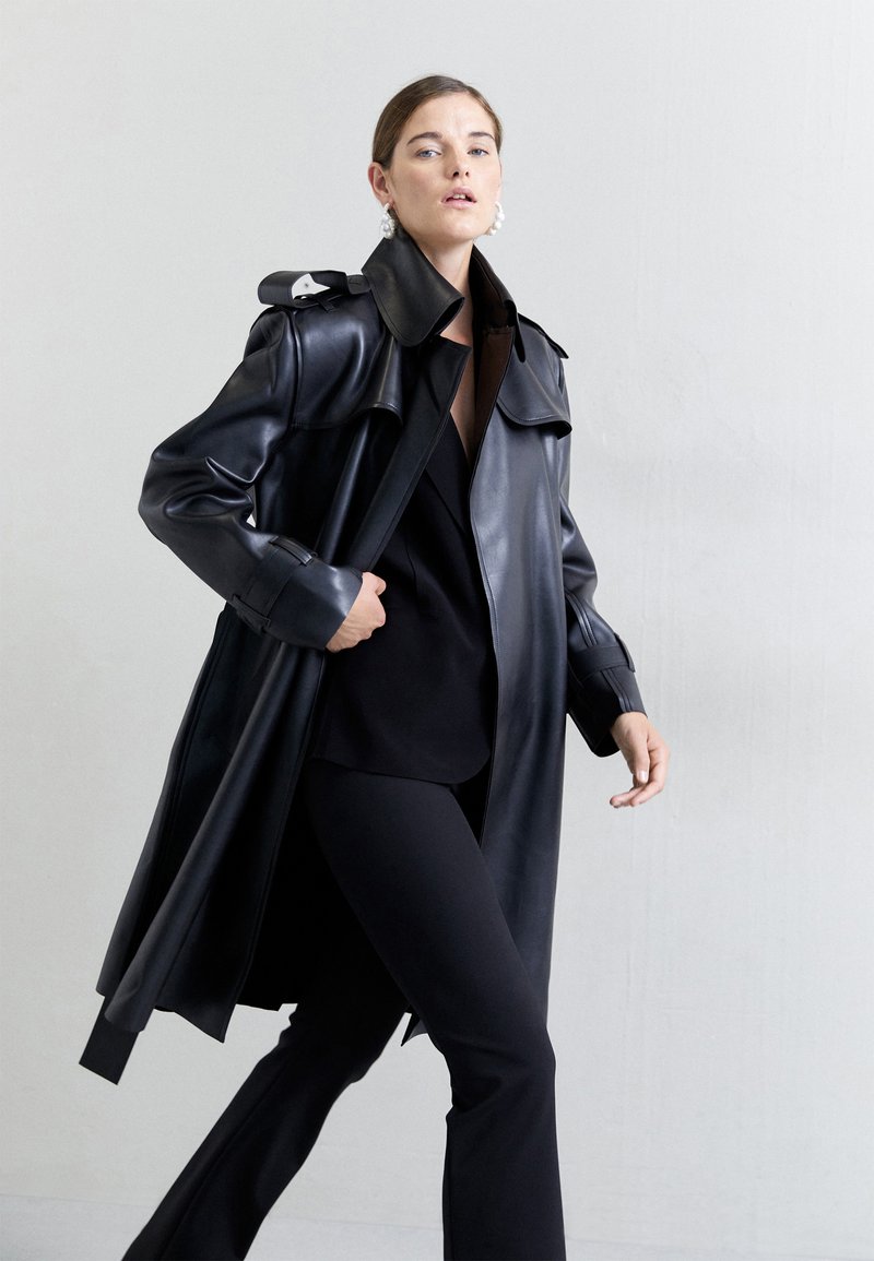 Norma Kamali DOUBLE BREASTED - Trenchcoat - black