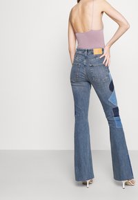BDG Urban Outfitters Flared-farkut - blue denim
