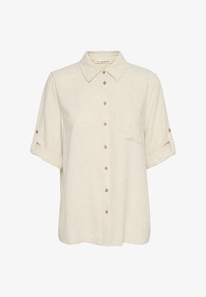 Beige leinen Kurzarmhemd mit durchgehender Knopfleiste, Brusttasche und hochgerollten Ärmeln mit Knopfakzenten. Glatte Textur.