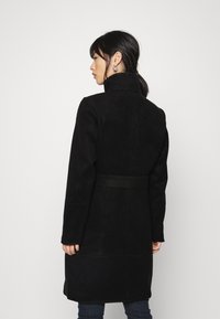 VILA Petite VIPOKU HIGH NECK COAT - Casaco clássico - black