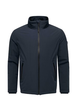 Navyblauwe jas met een hoge kraag, voorzien van een rits aan de voorkant, twee zijzakken met ritsen en een gladde, lichtgetextureerde stof.