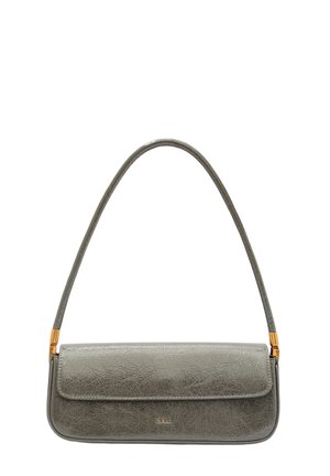 Harmaa nahkainen olkalaukku, jossa on teksturoitu pinta, läppäkansi ja ohut hihna. Kullanväriset yksityiskohdat korostavat muotoilua.