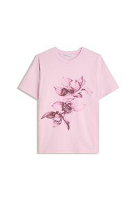 Světle růžové tričko s krátkým rukávem, na přední části s potiskem dvou podrobných tmavě růžových orchidejí.