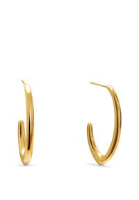 Deux boucles d'oreilles en or en forme de cercle, polies et brillantes, affichées sur un fond blanc, mettant en valeur leur design élégant.