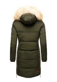 Parka căptușită de culoare verde măsliniu, cu glugă căptușită cu blană, manșete elastice și fermoare laterale. Are un material texturat și accente cu logo.