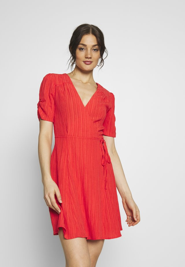 SHADY DAYS DRESS - Vapaa-ajan mekko - red