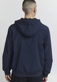 Thumbnail Image 3
