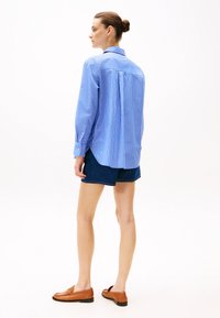 Tommy Hilfiger EASY FIT - Button-down blouse - blue stp